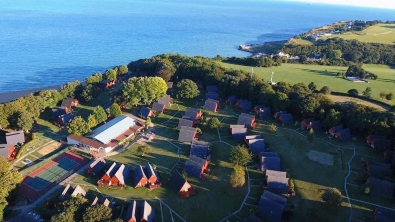 Escape To A Clifftop Chalet With Pool And Tennis Onsite - 1A Kingsdown Holiday Park Luaran gambar