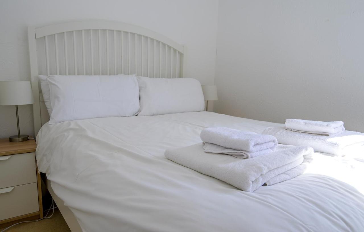 Escape To A Clifftop Chalet With Pool And Tennis Onsite - 1A Kingsdown Holiday Park Luaran gambar