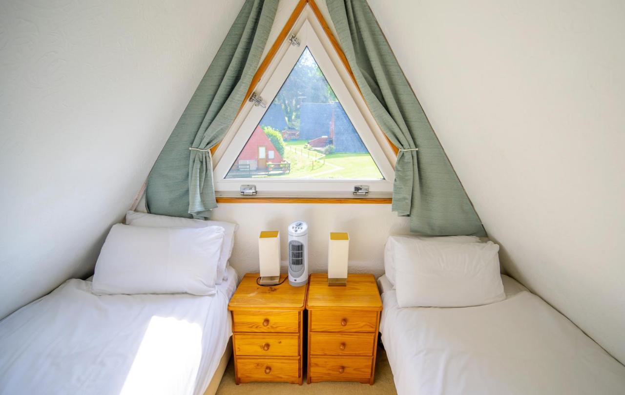 Escape To A Clifftop Chalet With Pool And Tennis Onsite - 1A Kingsdown Holiday Park Luaran gambar