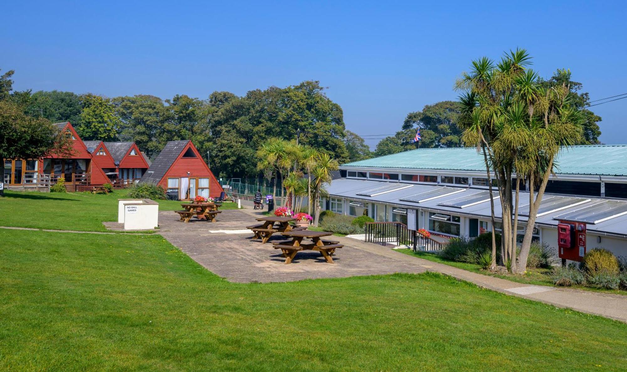Escape To A Clifftop Chalet With Pool And Tennis Onsite - 1A Kingsdown Holiday Park Luaran gambar