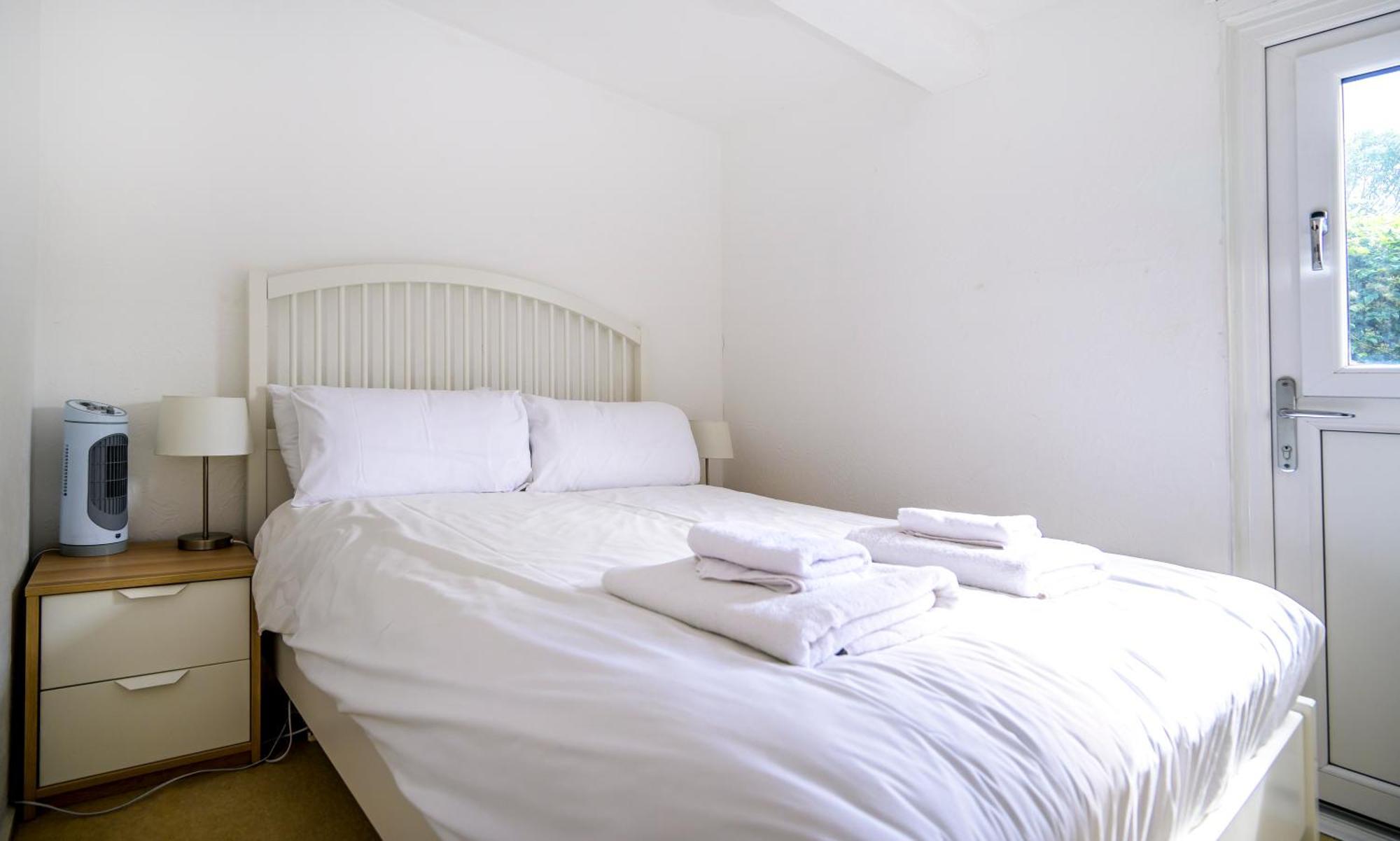 Escape To A Clifftop Chalet With Pool And Tennis Onsite - 1A Kingsdown Holiday Park Luaran gambar